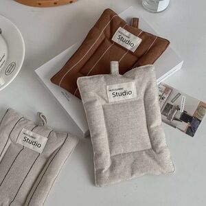 Set of Studio Padded Pot Holders Linen Coasters